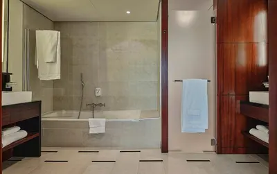 Salle de bains dans l'établissement Le Mauritia Hotel et Spa