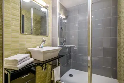 Salle de bains dans l'établissement Zenitude Hôtel-Résidences Nantes Métropole