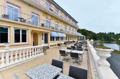 Balcon ou terrasse dans l'établissement Contact Hotel Le Moulin Neuf Chantonnay