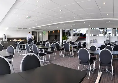 Restaurant ou autre lieu de restauration dans l'établissement Golden Tulip Pornic Suites- Appart Hotel