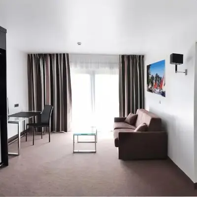 Golden Tulip Pornic Suites- Appart Hotel