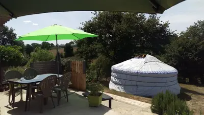 Jardin de l'établissement Aux Yourtes de La Fabrique