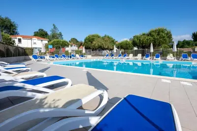 Piscine de l'établissement Résidence Odalys Le Domaine de l'Océan ou située à proximité