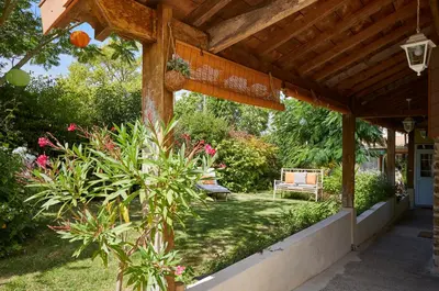Jardin de l'établissement Chambres d'hôtes de La Roche