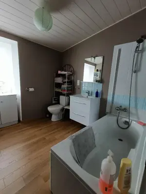Salle de bains dans l'établissement Maison De Village