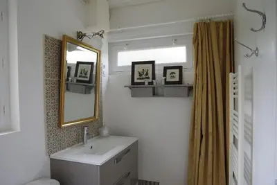 Salle de bains dans l'établissement Gîte De La Tulipe