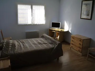 Télévision ou salle de divertissement dans l'établissement Gîte Beaupel