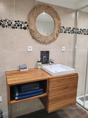 Salle de bains dans l'établissement Appartement T2 sur cour nantaise