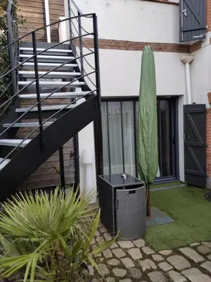 Jardin de l'établissement Appartement T2 sur cour nantaise
