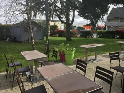 Jardin de l'établissement Campanile Nantes ~ Saint-Herblain