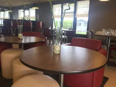 Restaurant ou autre lieu de restauration dans l'établissement Campanile Nantes ~ Saint-Herblain