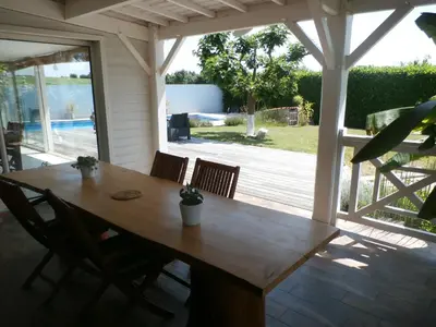 Piscine de l'établissement Villa Coloniale ou située à proximité