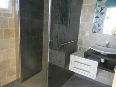 Salle de bains dans l'établissement Maison Landreau