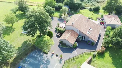 Vue panoramique sur l'établissement Au Petit Bignon