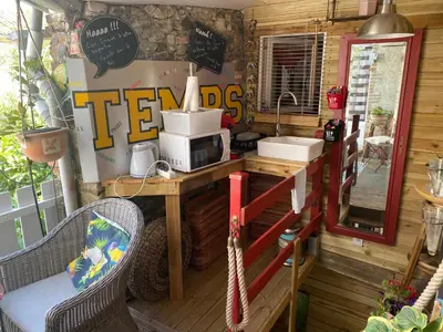 Cuisine ou kitchenette dans l'établissement Chambres d'hôtes La Fougereuse
