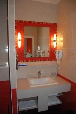 Salle de bains dans l'établissement Domaine Le Martinet, The Originals Relais
