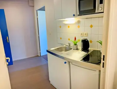 Cuisine ou kitchenette dans l'établissement Appart'City Classic Saint-Nazaire Centre