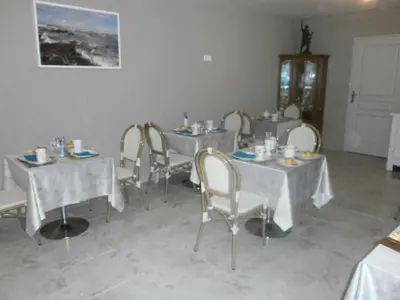 Restaurant ou autre lieu de restauration dans l'établissement la pêcherie bord de mer