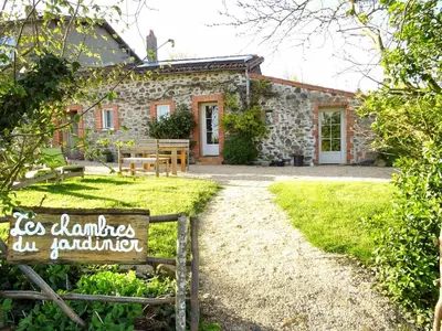 Jardin de l'établissement Terre et Eau Les chambres d'hotes B&B Sèvremont