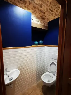 Salle de bains dans l'établissement L'Escale du Bocage Piscine couverte chauffée