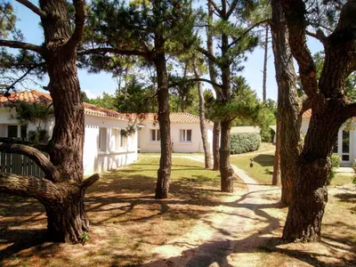 Jardin de l'établissement Holiday Home Hameau Océan-2 by Interhome