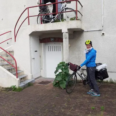 Vélo sur le terrain de l'établissement Chambres Zola ou dans les environs