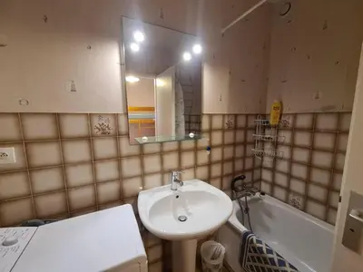 Salle de bains dans l'établissement Studio cabine 4 pers en bord de plage, véranda, terrasse ensoleillée - Saint-Jean-de-Monts - FR-1-224C-189