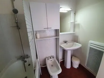 Salle de bains dans l'établissement Appartement 2 pièces, 5 couchages balcon - Saint-Jean-de-Monts - FR-1-224C-262