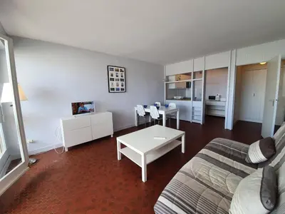 Coin salon dans l'établissement Appartement 2 pièces, 5 couchages balcon - Saint-Jean-de-Monts - FR-1-224C-262