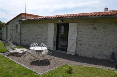 Jardin de l'établissement La Remise 4 étoiles