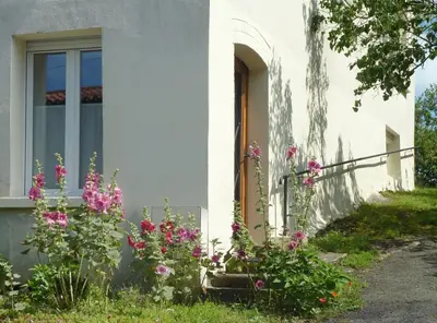 Jardin de l'établissement maison La Marche