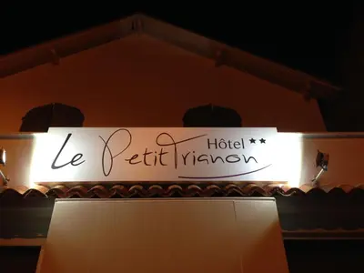 Certificat, récompense, panneau ou autre document affiché dans l'établissement Logis Le Petit Trianon
