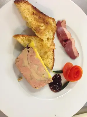 Nourriture dans l'hôtel ou à proximité