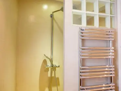 Salle de bains dans l'établissement Charmante maison avec Wifi - 2 pers. - FR-1-224B-481