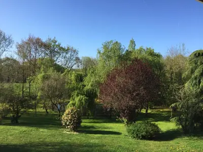 Jardin de l'établissement Les Arbres Rouges