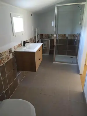 Salle de bains dans l'établissement Au Fil de l'Eau