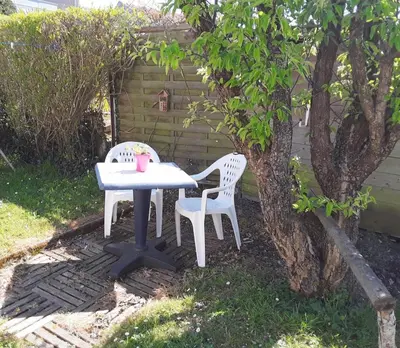 Jardin de l'établissement Grand studio sur jardin Nantes Beaujoire B
