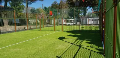 Tennis ou squash au sein de le camping ou à proximité