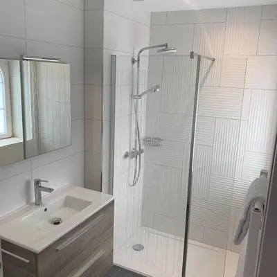 Salle de bains dans l'établissement Hotel - Restaurant Les 3 Piliers