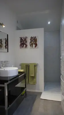 Salle de bains dans l'établissement La Demeure de Saint Fiacre