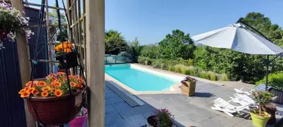 Piscine de l'établissement Gite Mimosa ou située à proximité