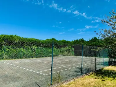 Tennis ou squash au sein de la maison d'hôtes ou à proximité