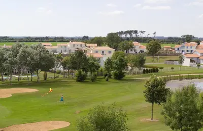 Golf sur le terrain de l'appart'hôtel ou à proximité