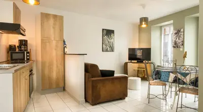 Cuisine ou kitchenette dans l'établissement Le Château des Tourelles en Vendée