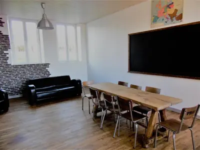 Coin salon dans l'établissement L'école buissonnière