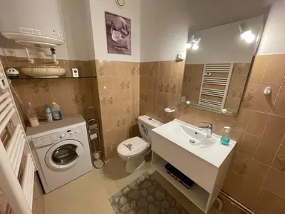 Salle de bains dans l'établissement Studio Cabine avec Balcon et Parking Près de la Plage - St-Jean-de-Monts - FR-1-224C-284