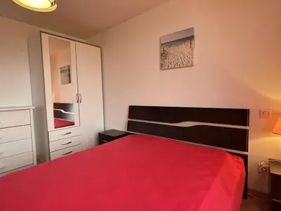 Un ou plusieurs lits dans un hébergement de l'établissement Maison neuve près des dunes avec jardin clos, 3 chambres et tout confort, à 800m de la plage - FR-1-224B-548