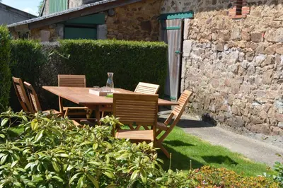 Jardin de l'établissement Gite de la Foye - La Couleur des prés