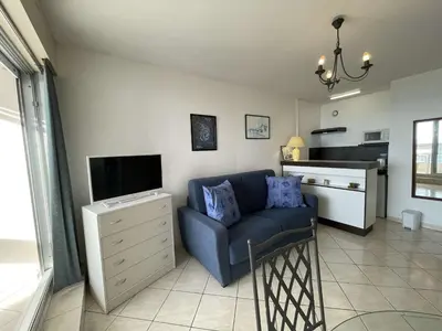 Cuisine ou kitchenette dans l'établissement Studio à St-Jean-de-Monts avec parking et balcon fermé - FR-1-224C-212