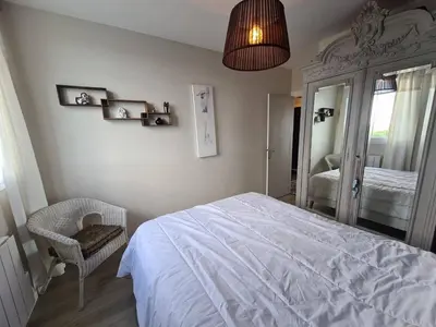 Salle de bains dans l'établissement Appartement moderne 3 pièces, 6 couchages, parking, proche plage - FR-1-224C-648